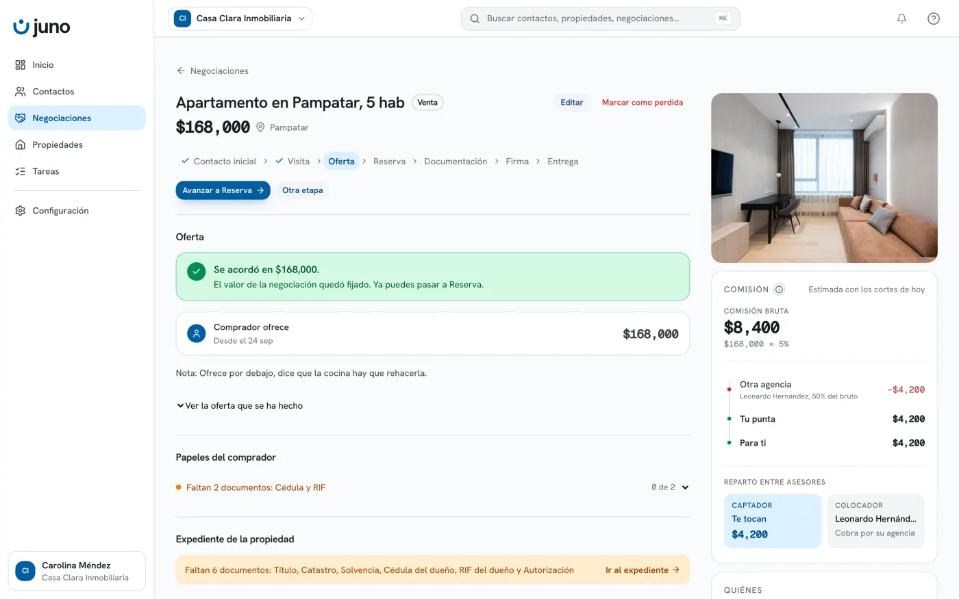 Una negociación en computadora: sus etapas, la oferta acordada, los papeles que faltan y el reparto de la comisión.